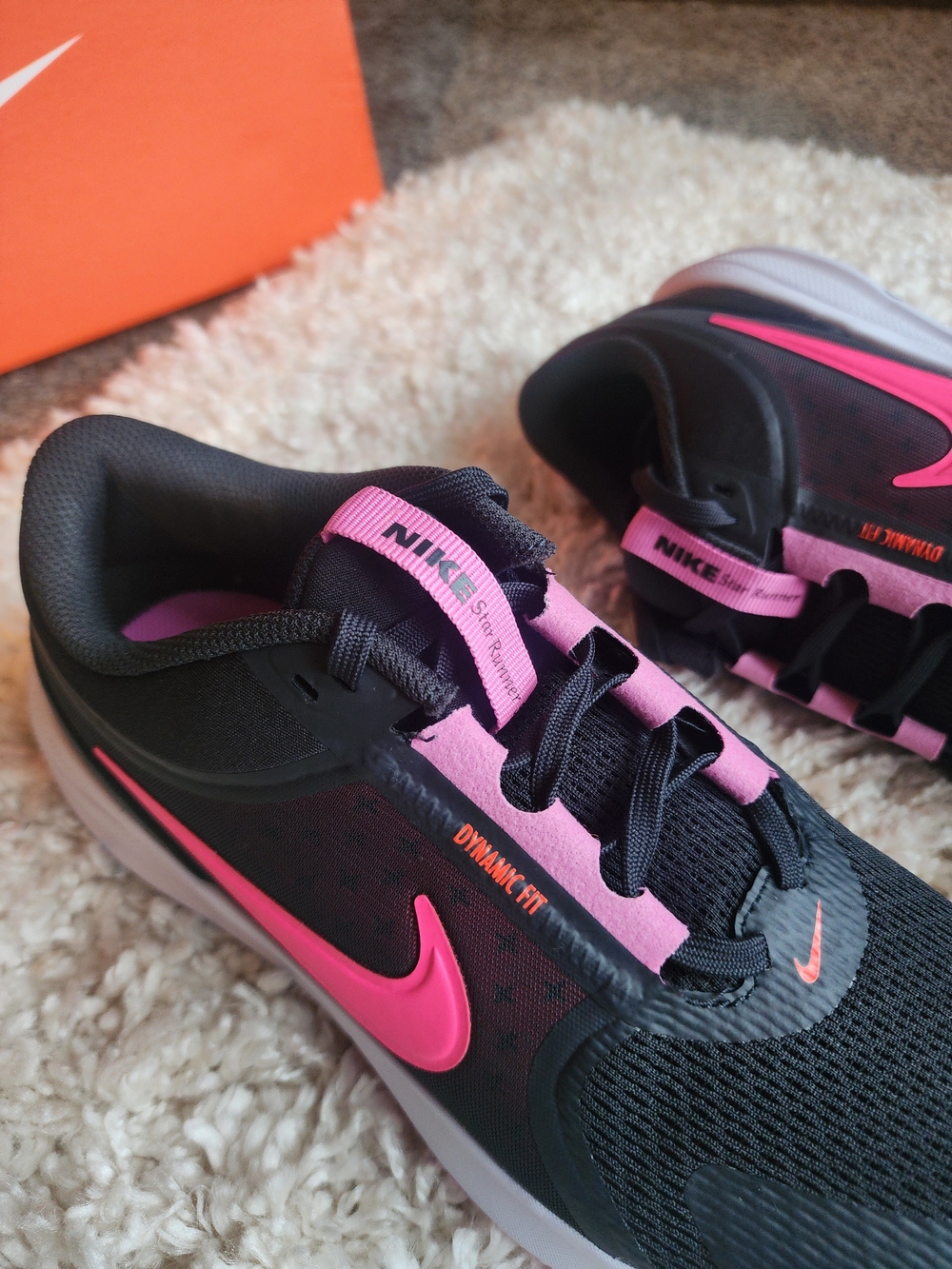 Nike Star Runner 5 in Black & Pink size Women's 7.5 Athletic Sneakers